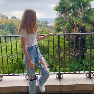 Meet your Posher, Elise